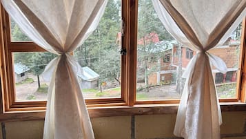 Family Room, Patio, Mountain View | WiFi (free)