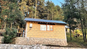 Habitación familiar, patio, vista a la montaña | Exterior