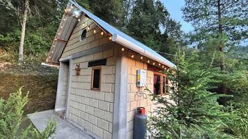 Camera familiare, patio, vista montagna | Esterni
