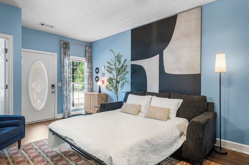 New Cozy lower unit. Sleeps 8 20 minutes from Ft Benning