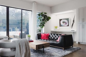 TV, fireplace, offices - South Congress - Walk to SXSW, Downtown, ACL (Austin)