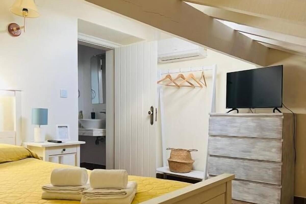 Standard Double Room | WiFi (free)