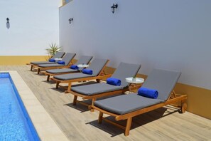 Outdoor pool, sun loungers - Cuba Real (Cuba)