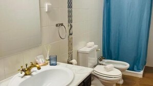 Habitación Deluxe doble, vistas a la ciudad | Baño