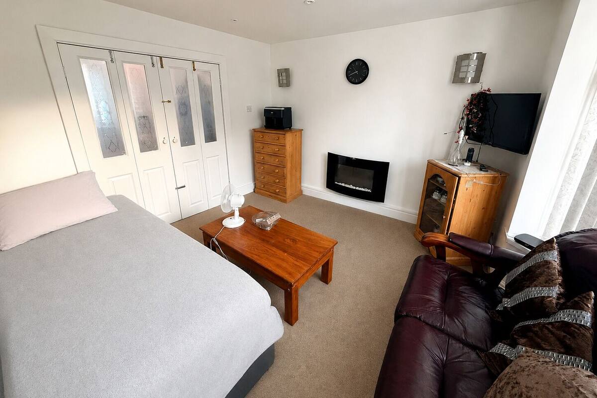 Room, 1 Double Bed, Private Bathroom