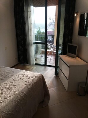 Room - Apartment Sleeps 2 With Pool & Balcony (Balchik)