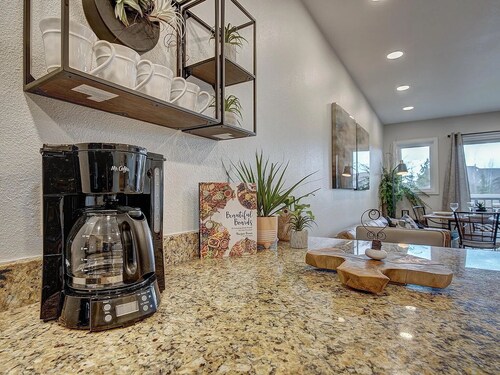 'Frisco Haven'-Walk to Marina+Main St+Mtn Views+Fireplace