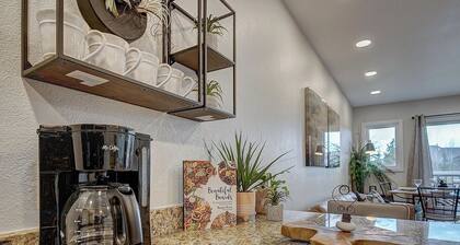 'Frisco Haven'-Walk to Marina+Main St+Mtn Views+Fireplace