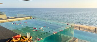 All-Inclusive Oceanfront Villa: Chef, Yacht, Jet Skis & Spa - Cardon Mansion