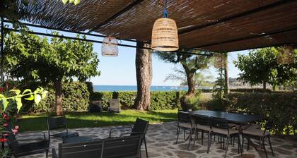 Elegance, charm, and direct access to the beach—a charming home just 20 meters from the sea