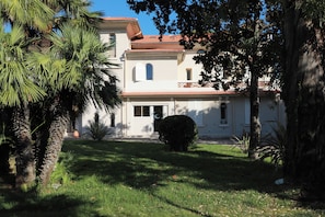 Exterior - Elegance, charm, and direct access to the beach—a charming home just 20 meters from the sea (Cavalaire-sur-Mer)