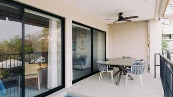Appartement Deluxe, vue sur la cour intérieure | Restauration en plein air