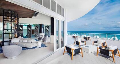 Luxury Bayview Beach Condo . Pool, Sauna & HotTub