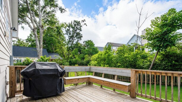 A wooden deck with a barbecue grill and a bench. - The Retreat, 3BR Wlk-SQ+grill by Velvet Ditch Villas (Oxford)