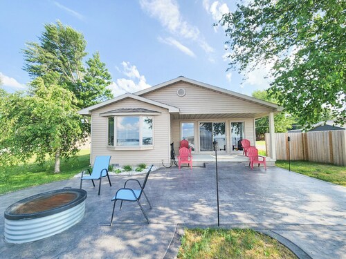 3 bedroom Lakefront living at its best! - Houghton Lake