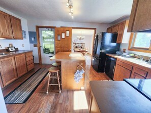 Private kitchen - 3 bedroom Lakefront living at its best! - Houghton Lake (Houghton Lake)