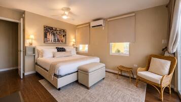 4 bedrooms, bed sheets