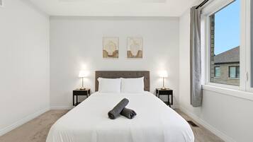 4 chambres, fer et planche à repasser, Wi-Fi, literie fournie
