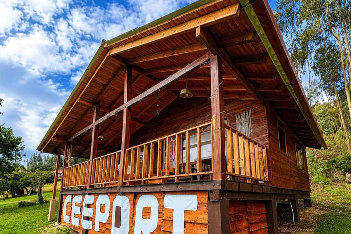 Cabaña Confort, balcón, vista a la montaña | Wifi gratis y ropa de cama