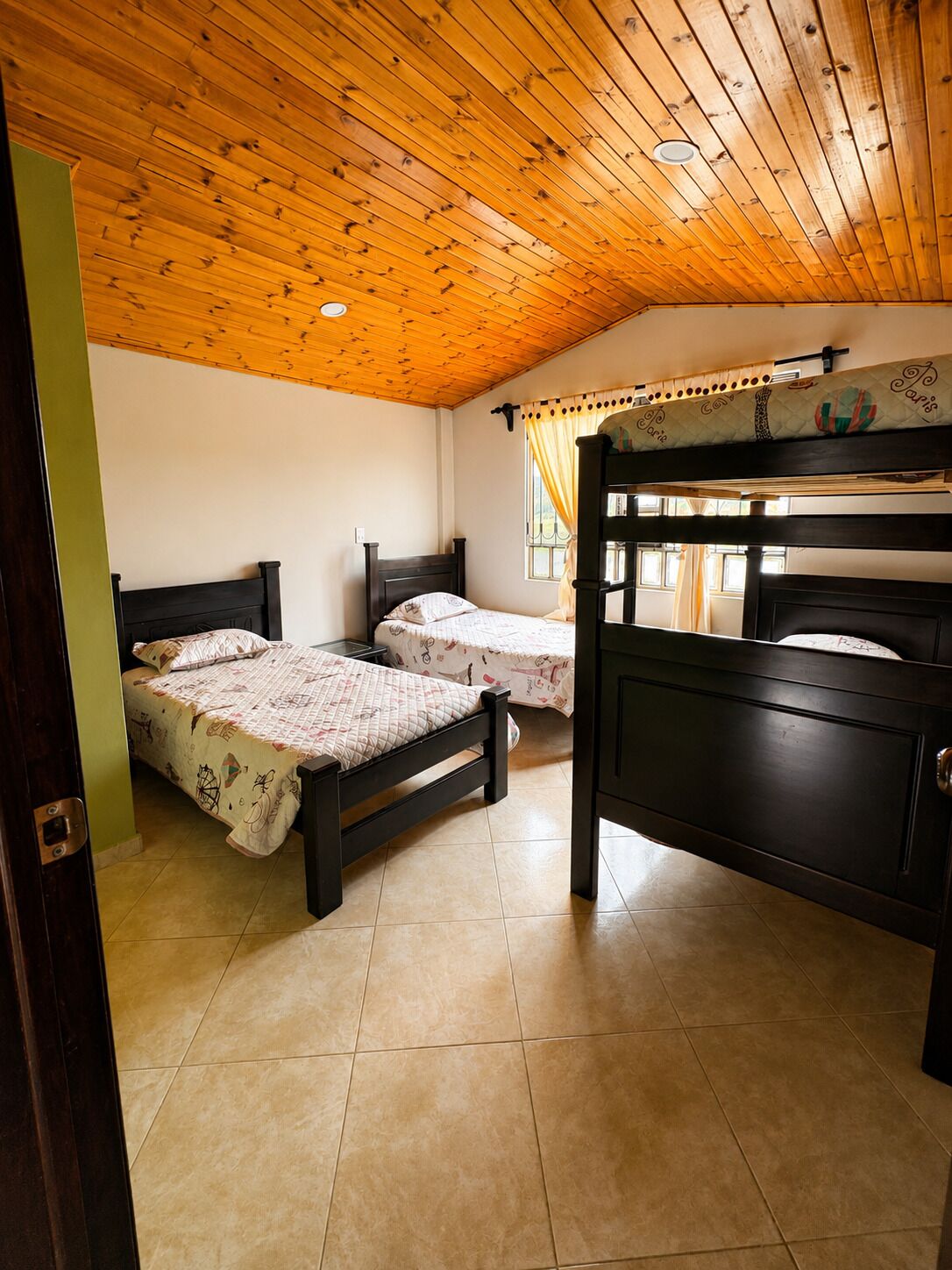 Family Cabin | WiFi (free), bed sheets