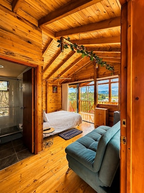 Cabaña Confort, balcón, vista a la montaña | Wifi gratis y ropa de cama