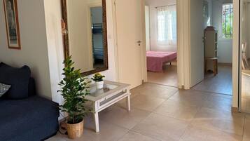 2 bedrooms, iron/ironing board, WiFi, bed sheets