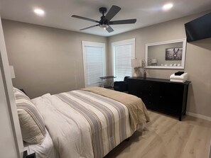 4 chambres, fer et planche à repasser, Wi-Fi gratuit, draps fournis