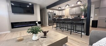  House by the River Trail
Spacious 4-bedroom house in gorgeous Orchard Mesa
