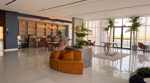 Lobby - Stylish 1BR | Pool, Gym & Metro Access (Dubai)