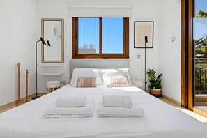 Room - Erato Gardens Modern Apartment By VICHY Holidays (Paphos)