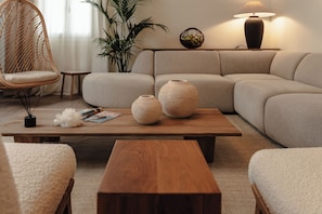 Departamento, 3 habitaciones, piso ejecutivo | Área de sala de estar | Juguetes 