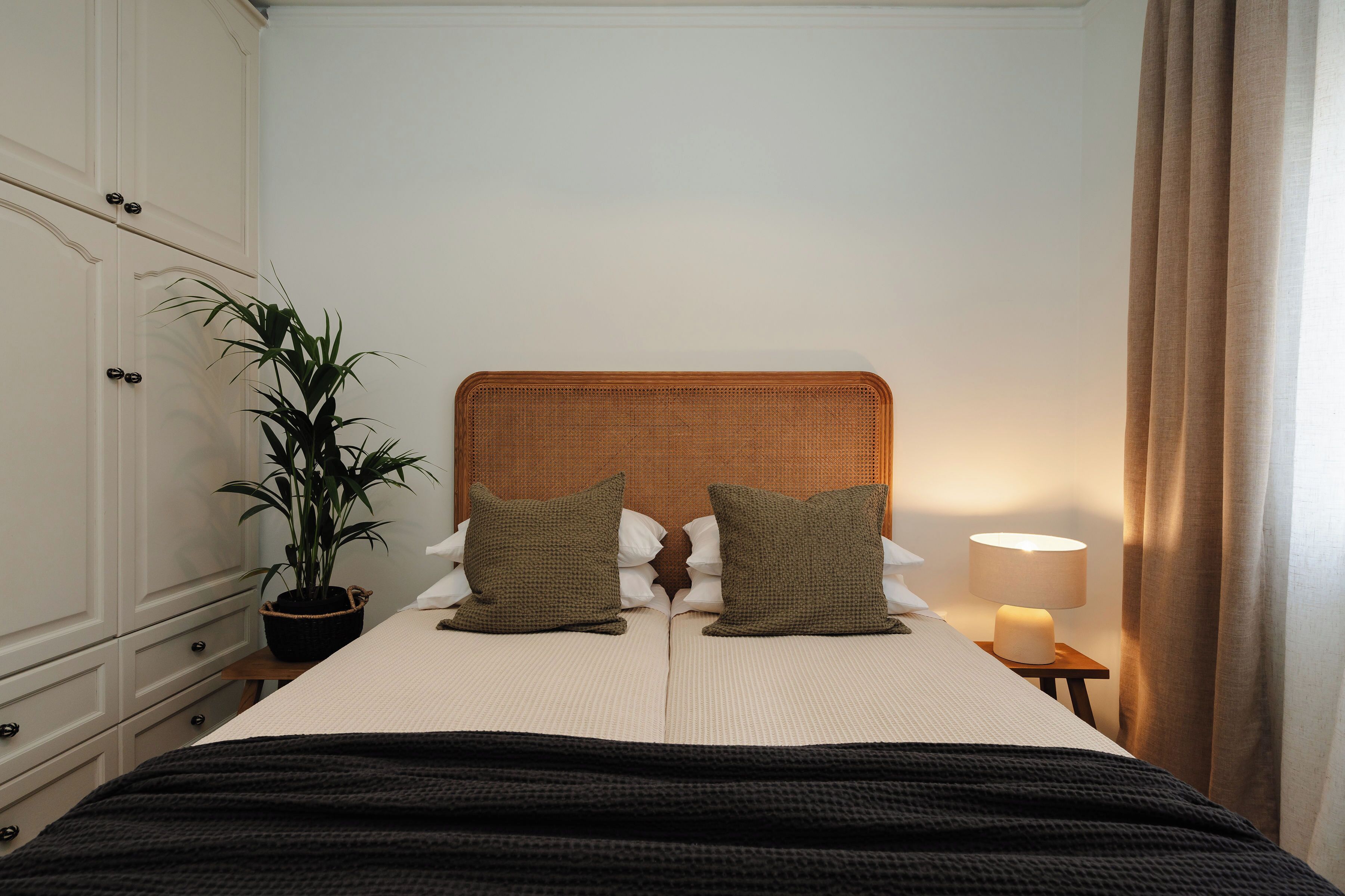 Apartment, 3 Bedrooms, Executive Level | Minibar (free items), in-room safe, blackout drapes