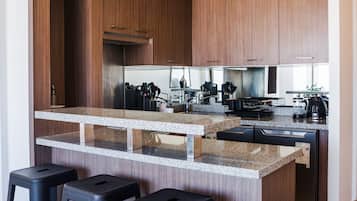 Family Apartment, Balcony, City View | Dining