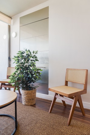 Familienapartment, Balkon, Stadtblick | Innenbereich