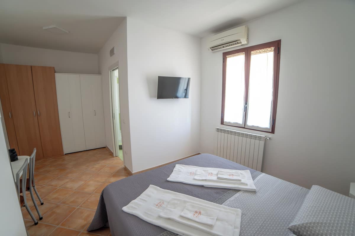 Comfort Double or Twin Room, Balcony, Garden View | WiFi (free)