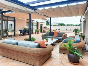 Outdoor dining - Farmhouse with pool among olive groves in Cambrils (Cambrils)