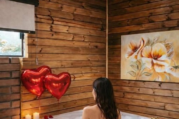 Deluxe Chalet | Jetted tub