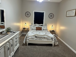 Iron/ironing board, internet, bed sheets