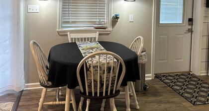Converted Milking Parlor with gorgeous farm views! Complete with farm decor