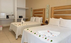 Standard-Doppelzimmer, 1 Schlafzimmer, barrierefrei, Kühlschrank und Mikrowelle (Habitación Doble) | Kostenloses WLAN