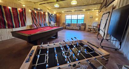 Private Lakefront Retreat - Fishing, Game Room, Fire Pit - Lake Colorado City TX