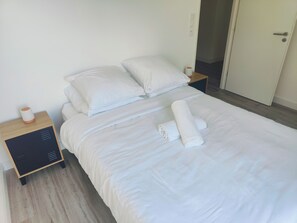 3 chambres, bureau, fer et planche à repasser, Wi-Fi gratuit