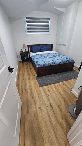 Cozy and Bright Private Basement Suite