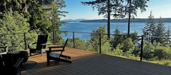 Peaceful 4‑Bedroom Home with Gorgeous Puget Sound Views
