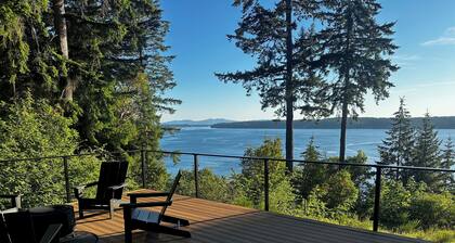 Peaceful 4‑Bedroom Home with Gorgeous Puget Sound Views