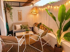 Terrace/patio - 2-Bedroom Apartment with Private Terrace · Pool · 50m from the Beach · Parking (Villeneuve-Loubet)