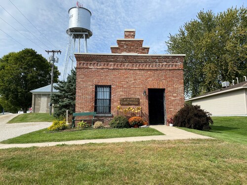 Wykoff Historical Jail Haus with Original Jail Cell Bunks.