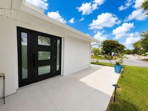 Exterior detail - Mtty's beach Scape (Bradenton)