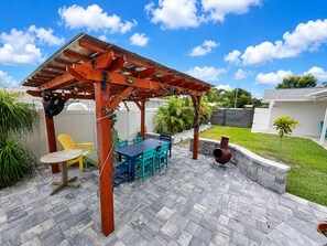 Outdoor dining - Mtty's beach Scape (Bradenton)