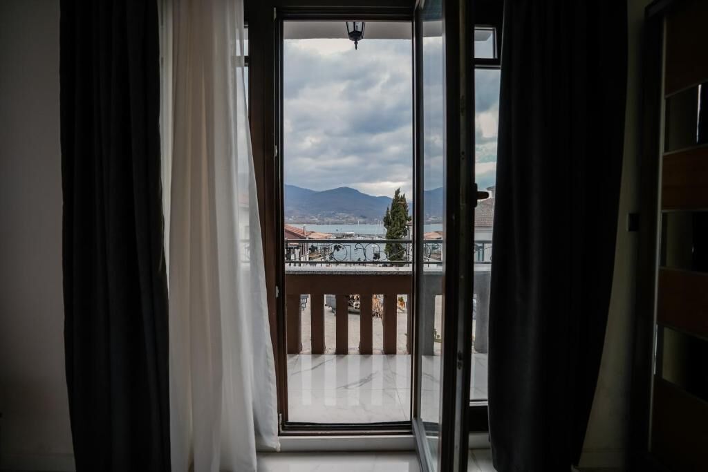 Appartement, balcon, vue lac | Intérieur